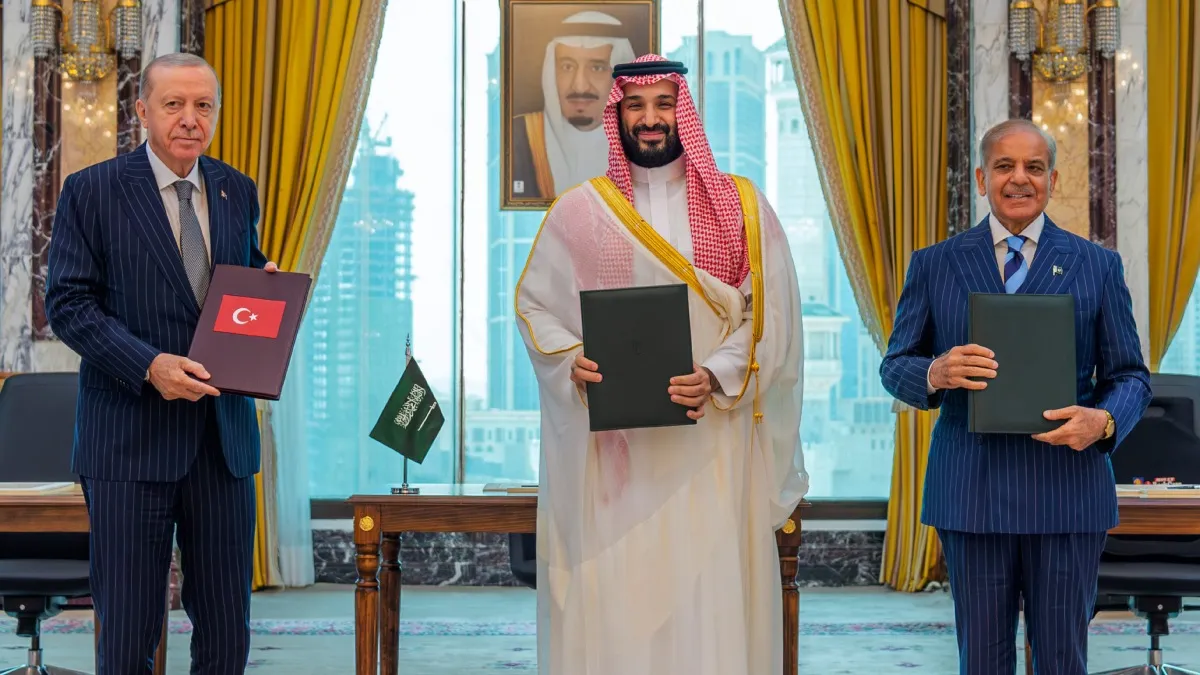 10 ஆண்டுகள் லாக்.. யார் நினைச்சாலும் வெளியேற முடியாது.. இஸ்லாமிய நேட்டோவில் உள்ள பாயிண்ட் தெரியுமா!