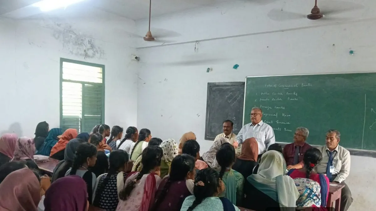 கைநிறைய சம்பளத்தில் வேலை வேண்டுமா? மாணவர்களுக்கு துபாய் பத்திரிகையாளர் சொன்ன முக்கிய வழிகள்!