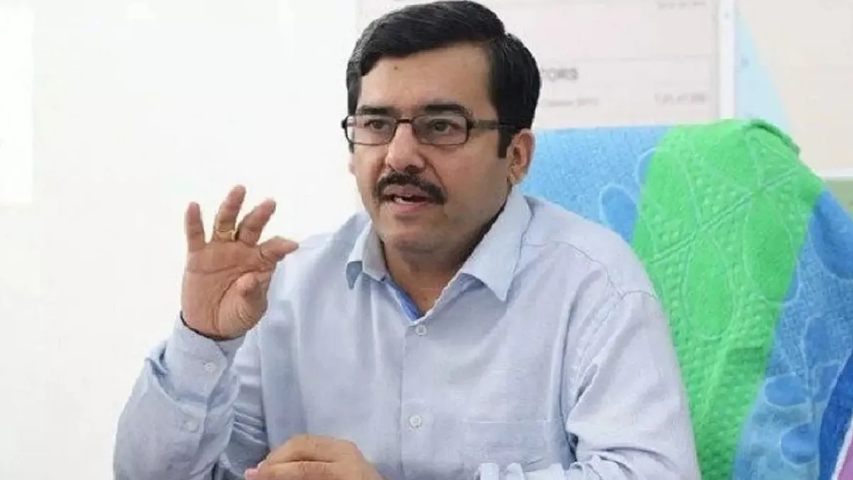 மின்வெட்டு பிரச்சனைக்கு பலிகடா.. மின்சார வாரிய இயக்குநர் தூக்கியடிப்பு!