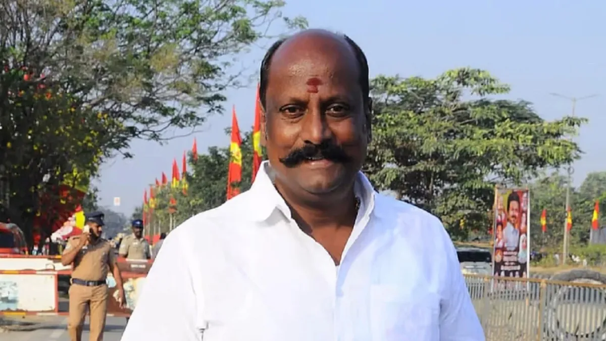 பயப்படாதமா.. நான் உன் பெரியப்பா.. அமைச்சர் விஜய் பார்த்திபனால் திகைத்த பெண் பயணி