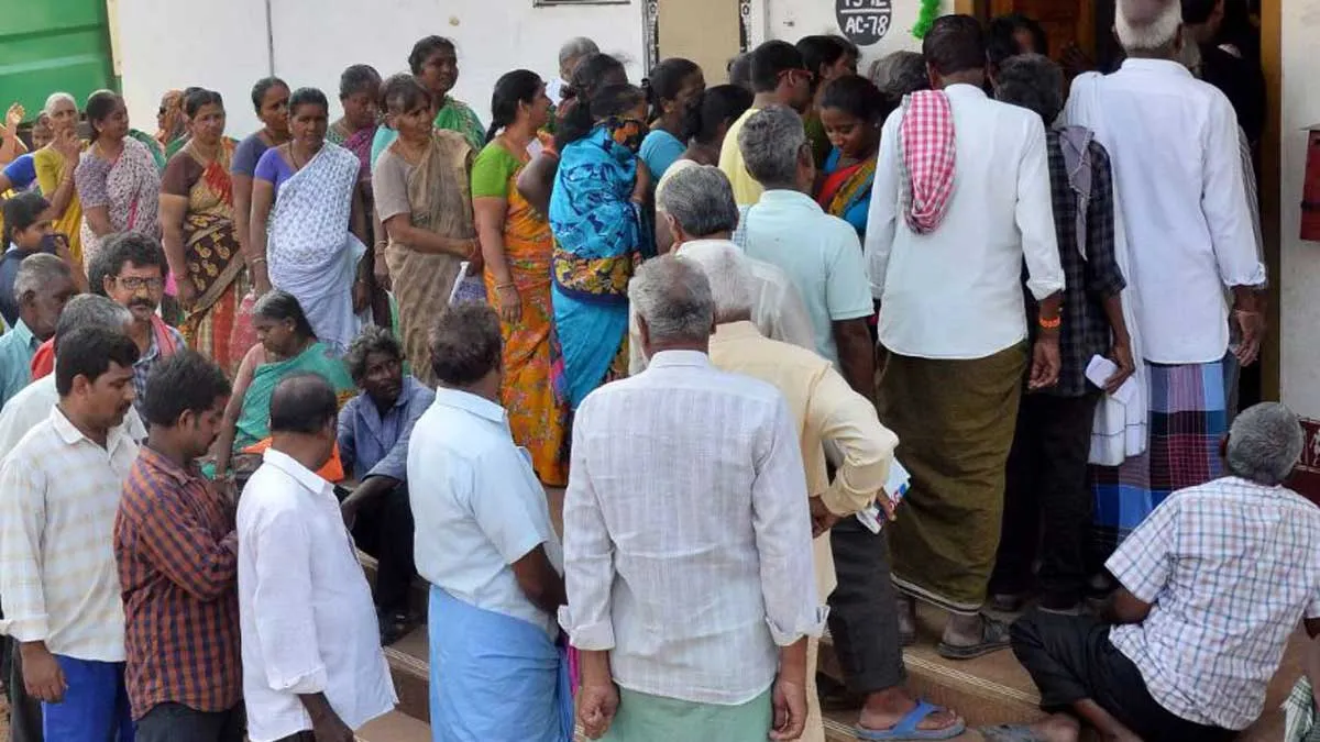 60 ఏళ్లు పైనున్న వారికి ఉచిత వైద్యం: రేపట్నుంచి డోర్ టు డోర్ రిజిస్ట్రేషన్లు: అదొక్కటే షరతు