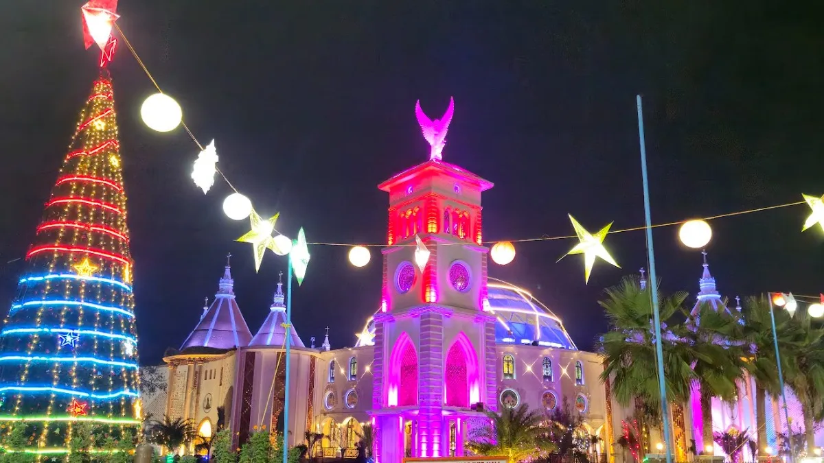 Exclusive: ఏసుక్రీస్తు నిర్మింపజేసిన ఆసియాలోనే అతిపెద్ద, అద్భుతమైన చర్చి మన తెలంగాణాలో!