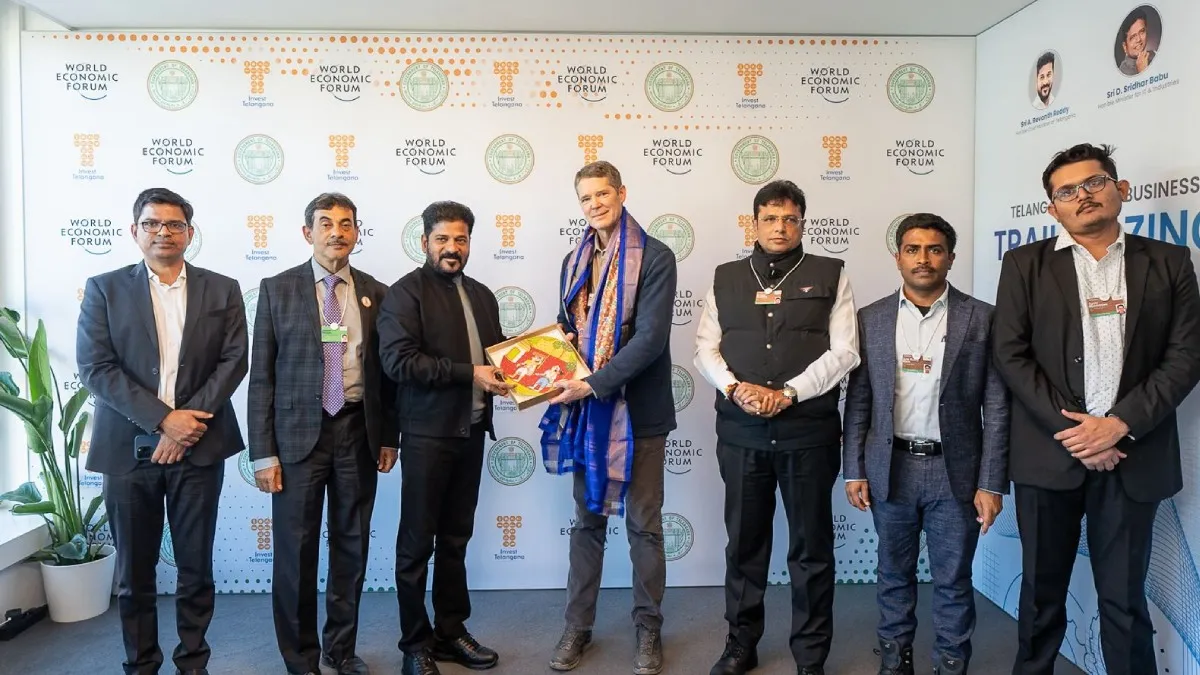 హైదరాబాద్‌లో 60 వేల కోట్ల పెట్టుబడితో డేటా సెంటర్లు, భారీగా ఉద్యోగాలు