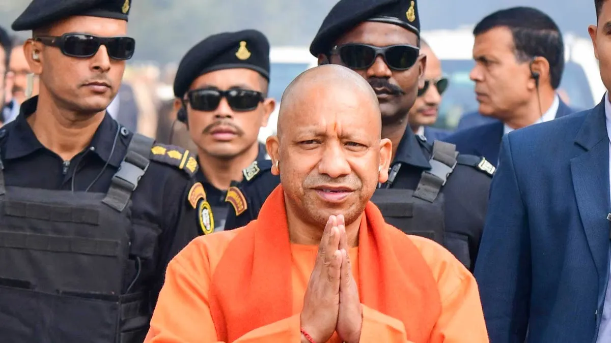 అందుకే యోగి చాలా `స్పెషల్`: కుంభ మేళాలోనే