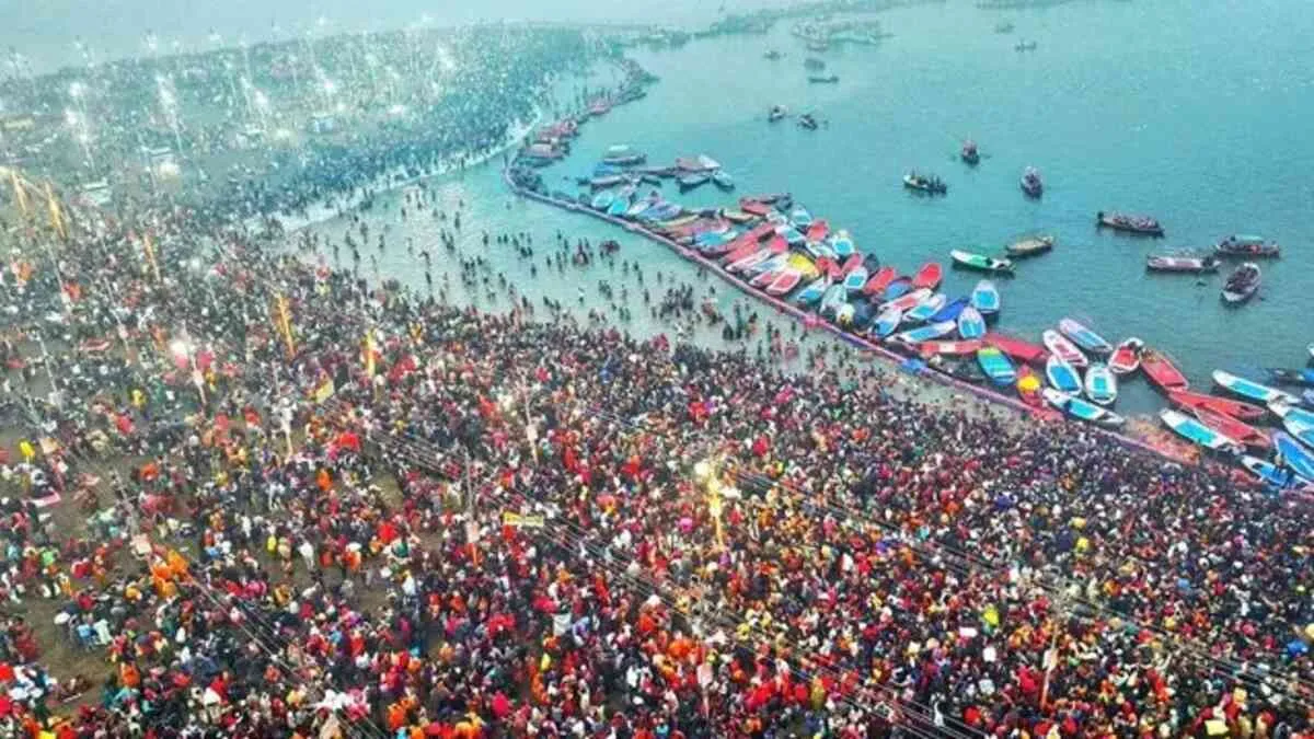 Maha KumbhMela: ఆ దేశాల జనాభాను దాటిన పుణ్యస్నానాలు