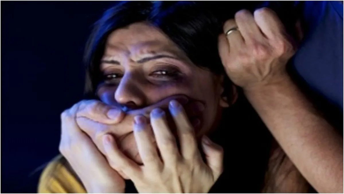 కంప్లైంట్ ఇవ్వడానికి వచ్చిన యువతిపై కానిస్టేబుల్ అత్యాచారం.. ఎక్కడంటే ?