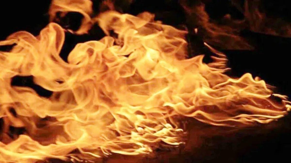 భారీ అగ్నిప్రమాదం.. ఇద్దరు మహిళలు, చిన్నారి మృతి