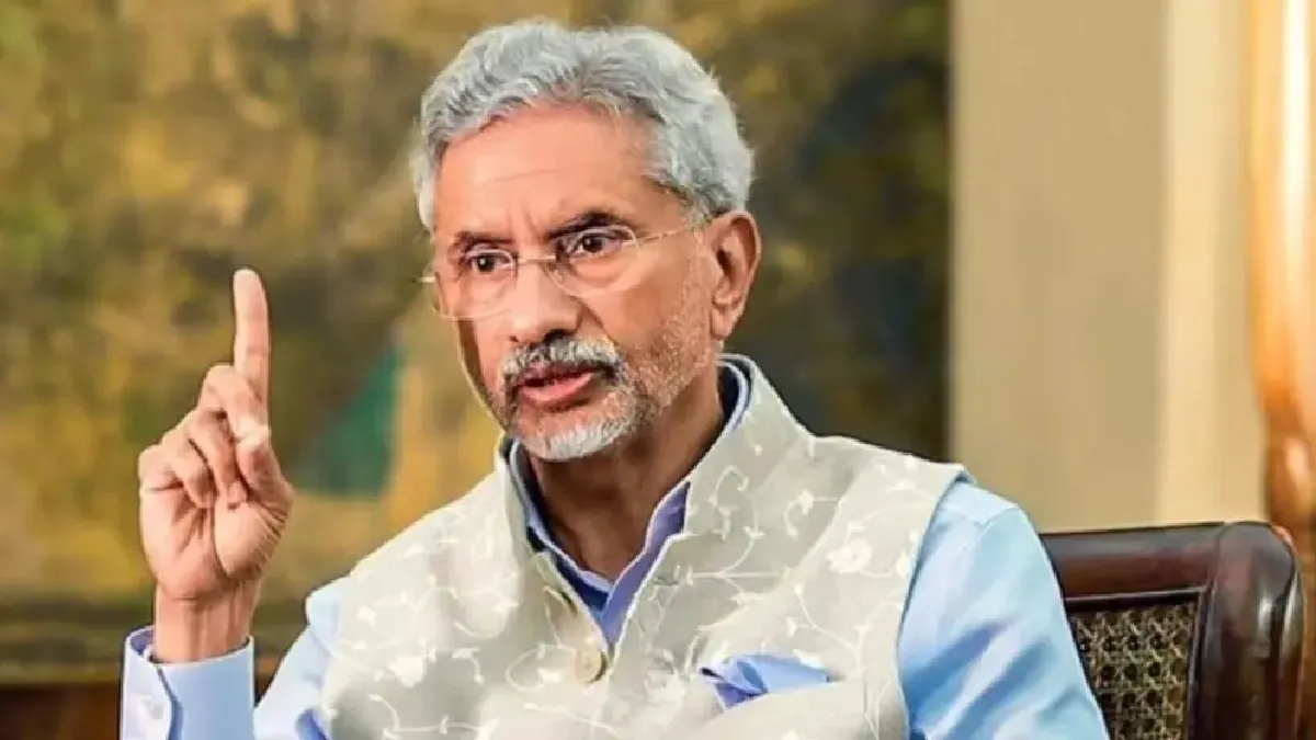 ట్రంప్ ఎఫెక్ట్.. 15 వేల మంది భారతీయులు వెనక్కు..