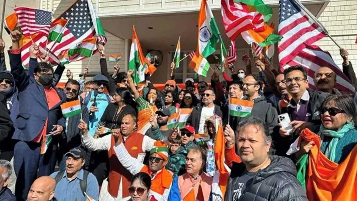 అమెరికాలో దీనంగా భారతీయుల ఉద్యోగులు-భయంతో ఏం చేస్తున్నారో తెలుసా?