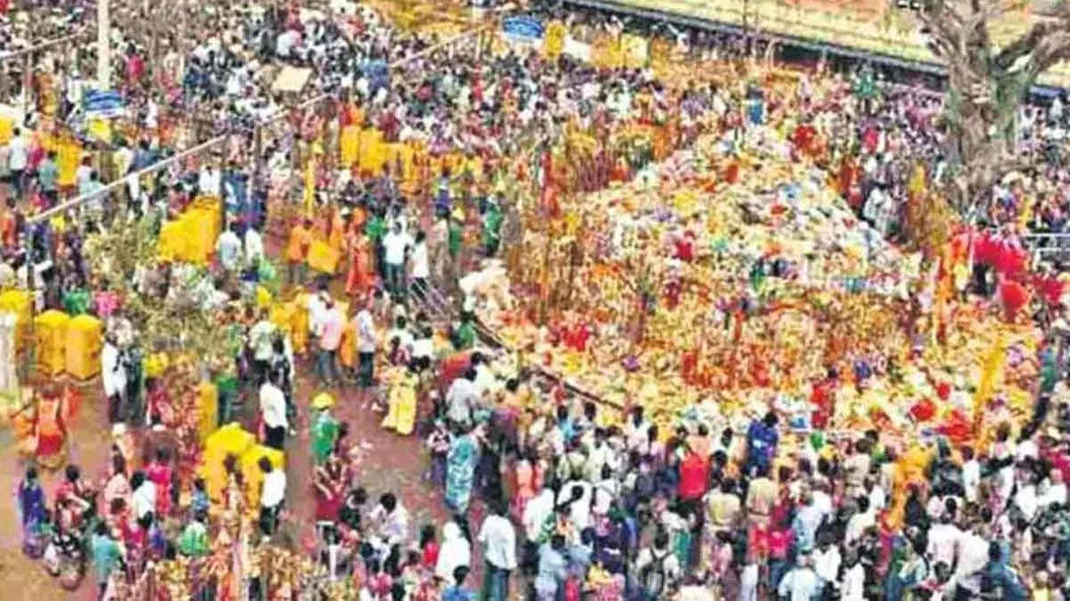 నేటి నుంచే మినీ మేడారం.. భారీగా తరలివస్తున్న భక్తులు