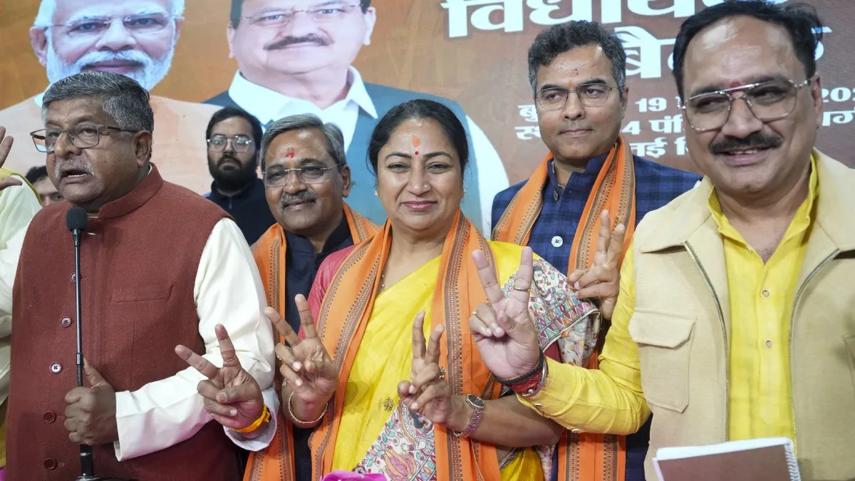 కొత్త మంత్రులు వీళ్లే- పాపం `ఫిరాయింపుదారుడు..`