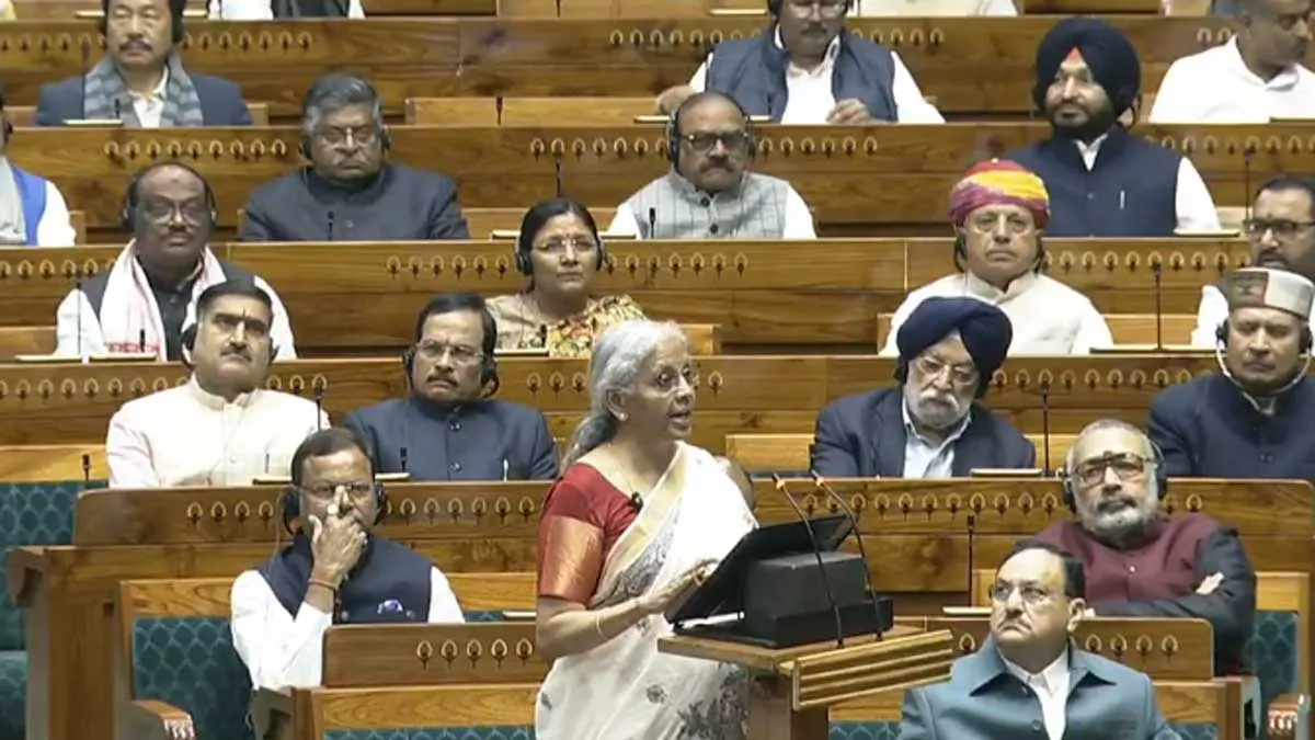 Union Budget 2025: పార్లమెంటులో రచ్చ.. కుంభమేళా ఘటనపై విపక్షాల ఆందోళన..!