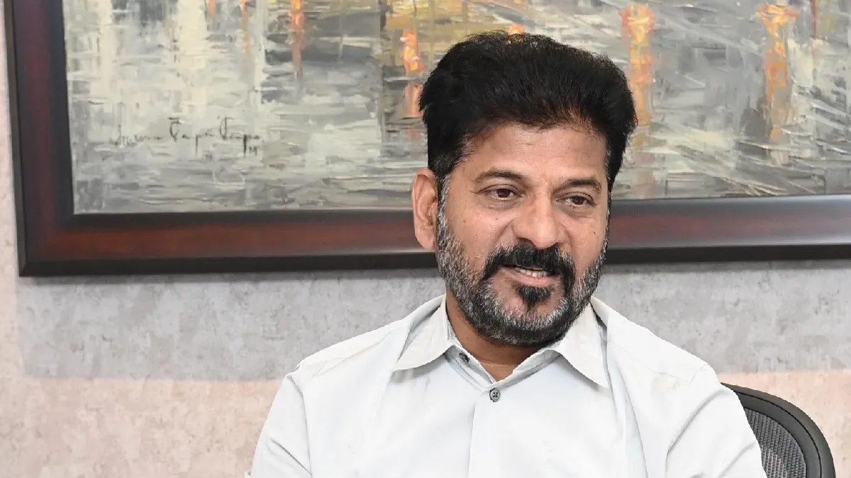 మహిళలకు సీఎం రేవంత్ మరో కానుక- పంపిణీ ముహూర్తం..!!