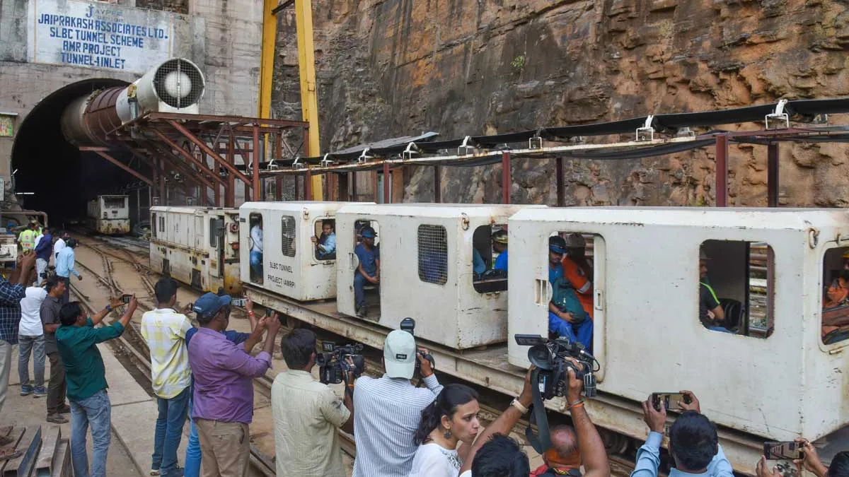 అంతుచిక్కని 8 మంది ఆచూకీ- సంక్లిష్టం, ఆందోళన..!!