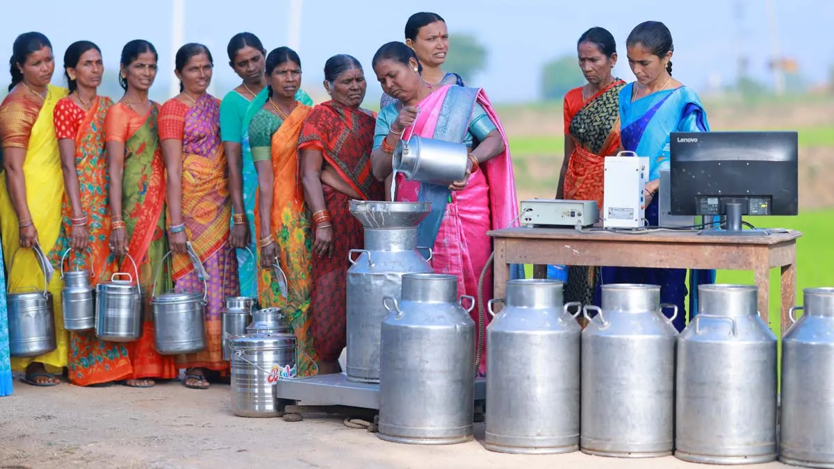 Women's day 2025: గ్రామీణ మహిళల స్ఫూర్తిదాయక ప్రస్థానం..ములుకనూరు మహిళా సహకార డెయిరీ!