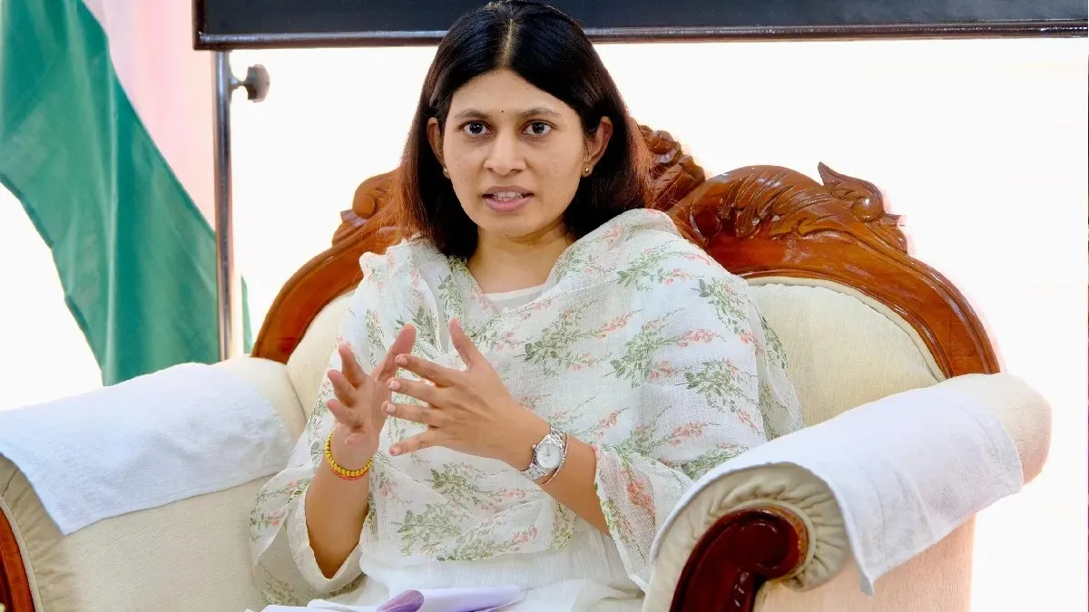 కేంద్రమంత్రి కూతురుకు వేధింపులు!