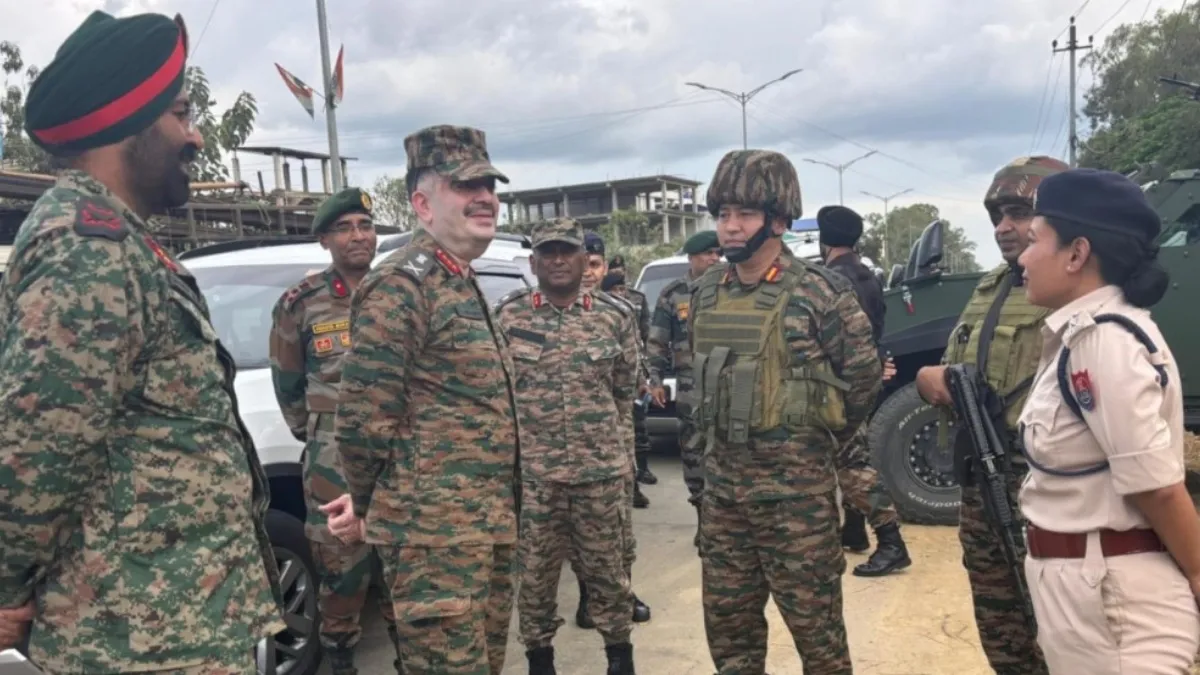 మణిపూర్‌లో మళ్లీ హింస: కుకీ నేత ఇంటికి నిప్పుపెట్టిన గుంపు