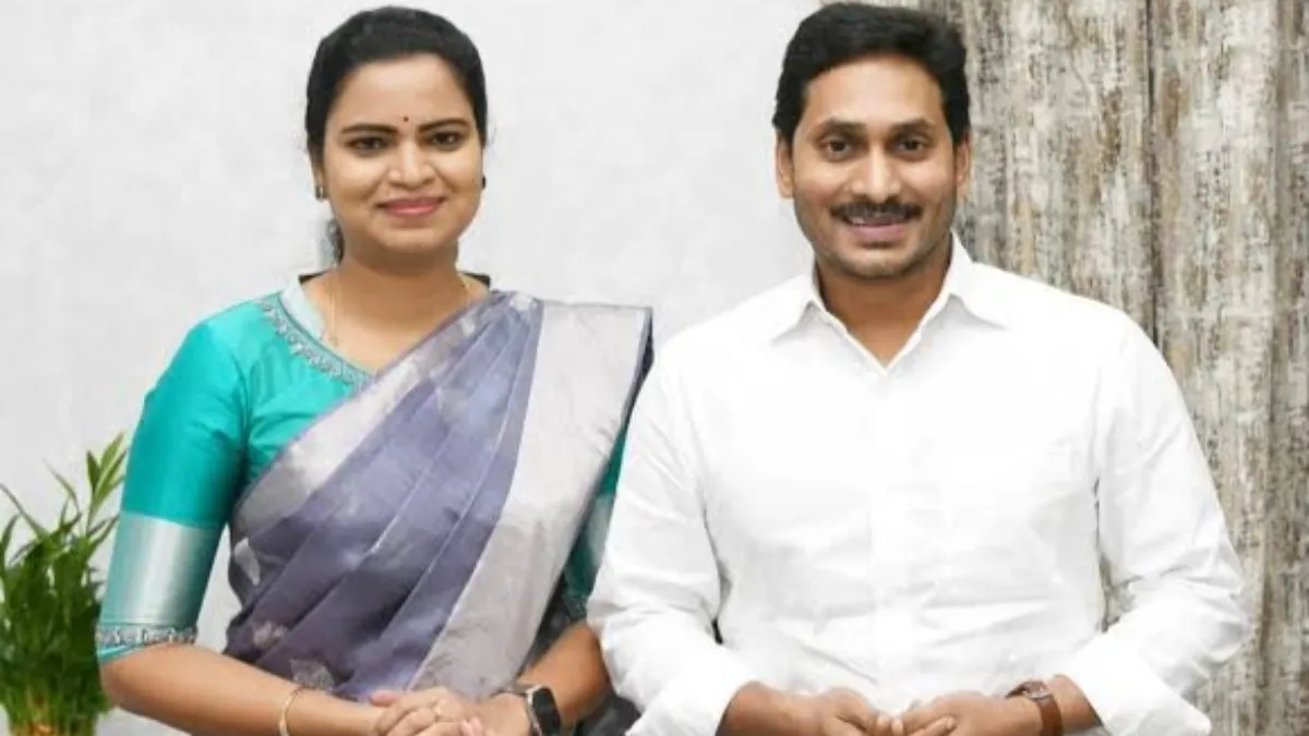 వైఎస్ జగన్ కు షాక్.. డిజిటల్ బుక్ లో మాజీమంత్రి విడదల రజినిపై ఫిర్యాదు!