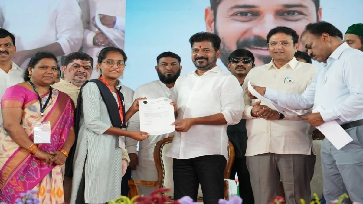 ఆ విద్యార్దులకు నెలకు రూ.2 వేలు స్టయిఫండ్ - రేవంత్..!!