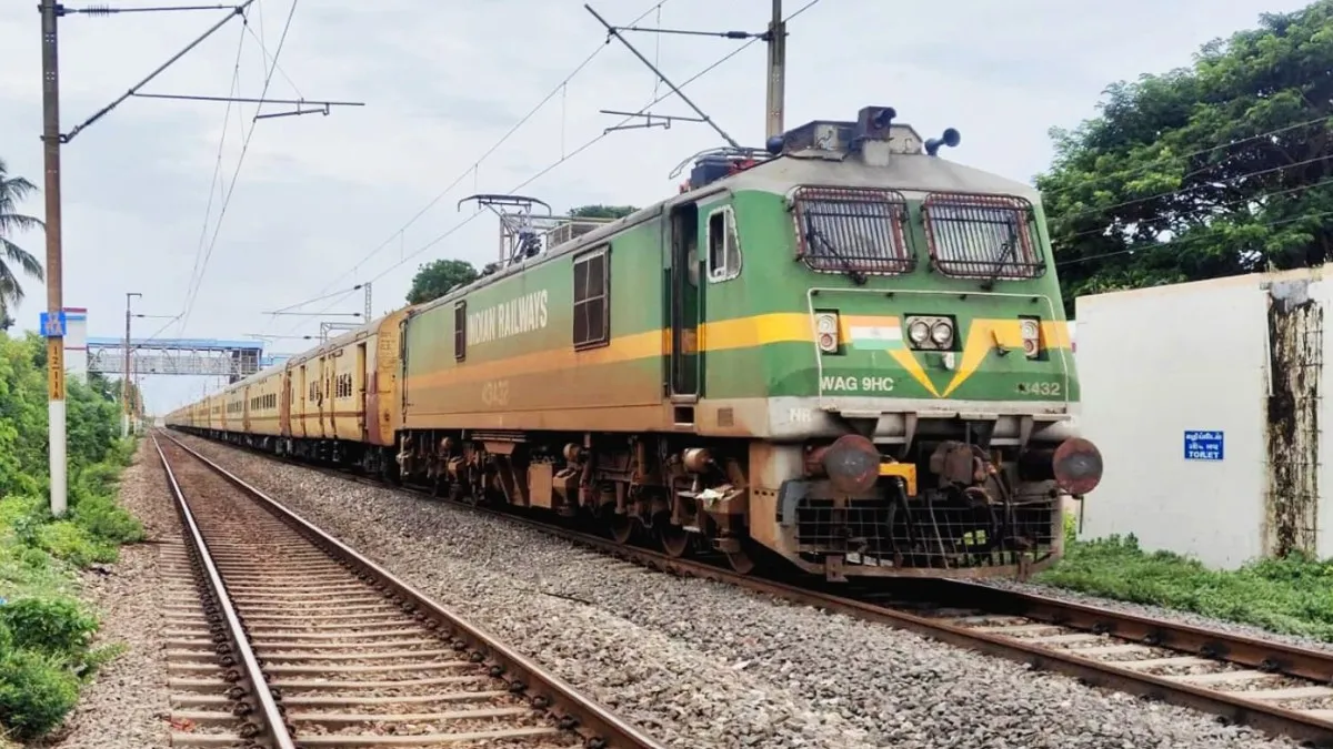 తిరుపతికి ప్రత్యేక రైళ్లు- ఏపీలో హాల్ట్ స్టేషన్లు: బ్రహ్మోత్సవాల వేళ..