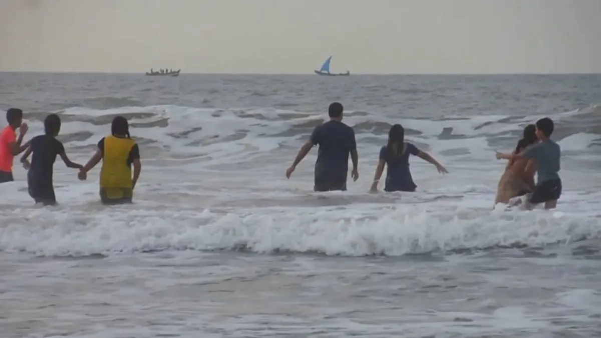 సూర్యలంక బీచ్ ఫెస్టివల్.. ఫ్లాష్ మాబ్ లతో ప్రచారం.. మామూలుగుండదు!