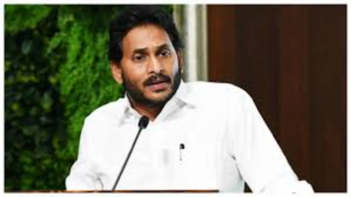 జగన్ పై అనర్హత వేటు ఇలా..! రూల్ తో సహా చెప్పేసిన మాజీ స్పీకర్..!