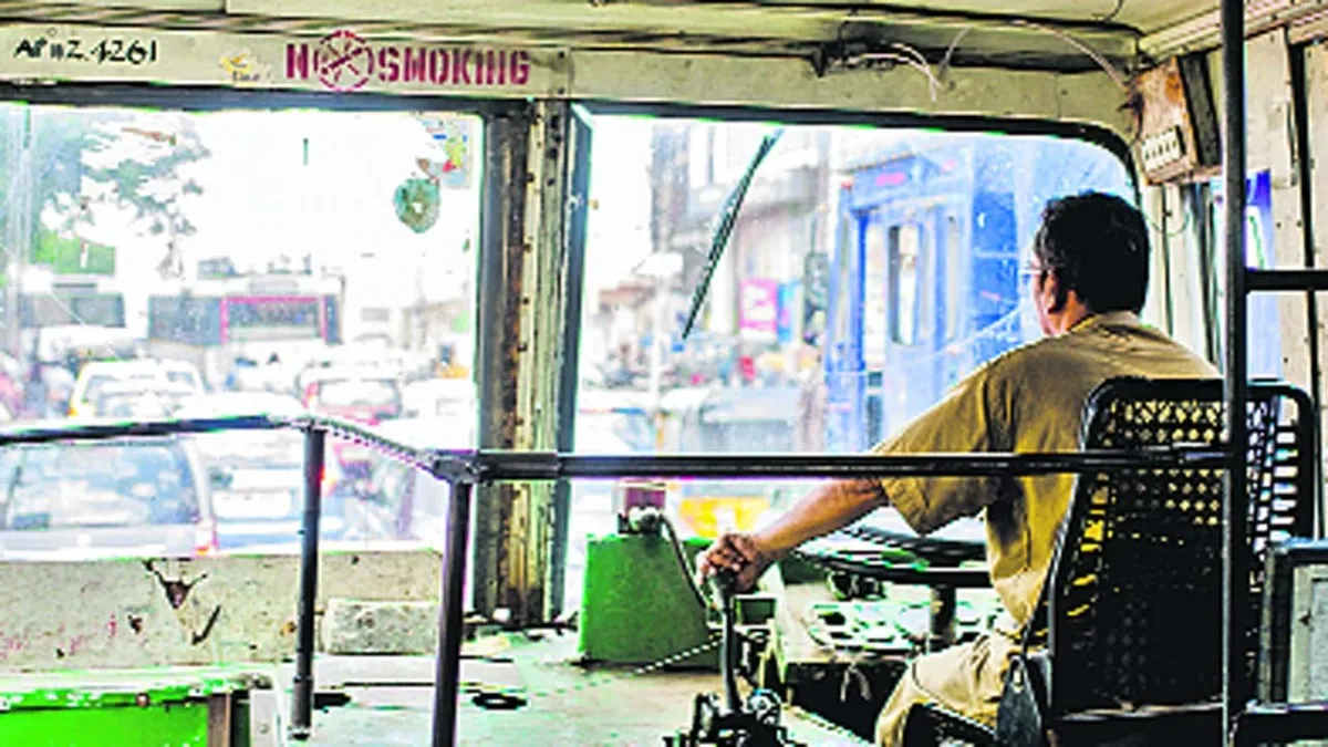 ఉచిత బస్సు ప్రయాణ భారం మోస్తున్న డ్రైవర్ లపై ఆర్టీసీ మరో కఠిన నిర్ణయం!