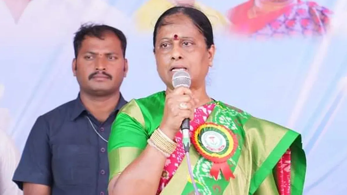 కొండా సురేఖకు కాంగ్రెస్ కమాండ్ భారీ షాక్..!!