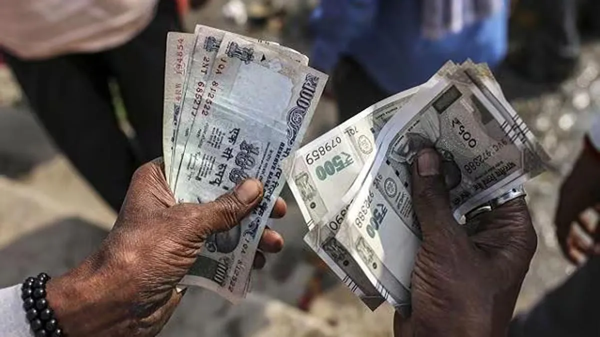 ప్రభుత్వ ఉద్యోగులకు బిగ్ అలర్ట్, వారికి ఈ నెల జీతం కట్..!!