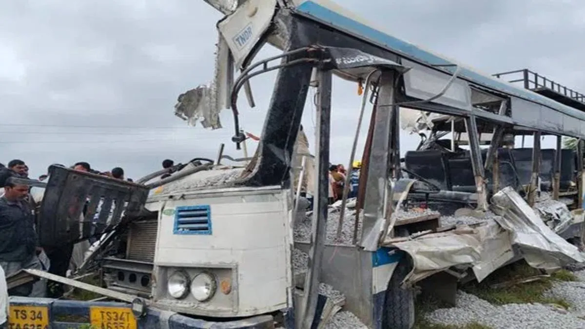 చేవెళ్ల బస్సు ప్రమాదంలో మరణించిన, గాయపడిన వారి పూర్తి జాబితా ఇదే