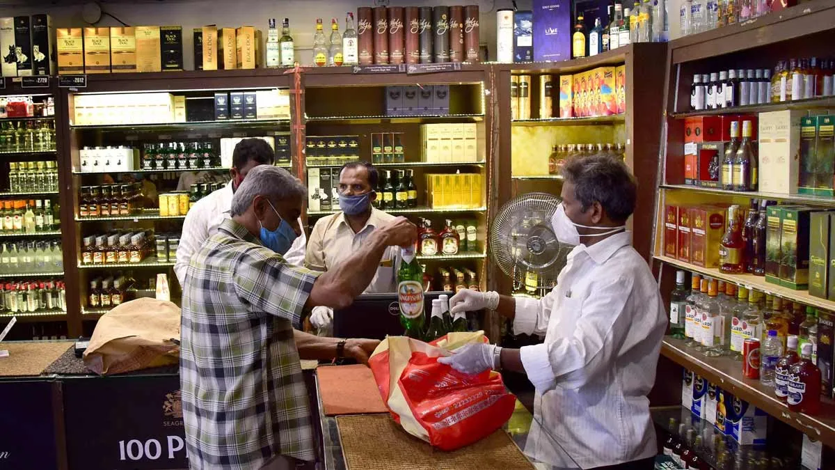 మద్యం కొనాలంటే ఇక నుంచి, ఇది తప్పనిసరి - ప్రభుత్వం తాజా నిర్ణయం..!!