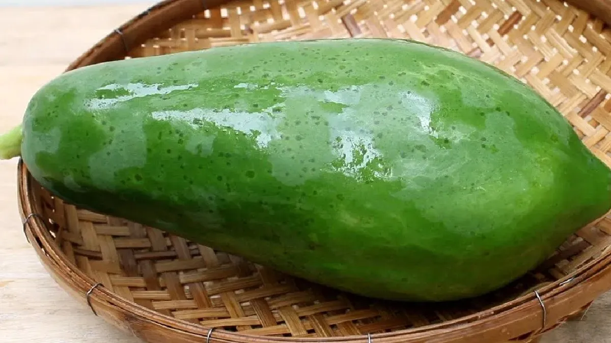 ఈ బొప్పాయిలో అంతా స్పెషల్ ఏంటో.. ధర తెలిస్తే షాక్ పక్కా !