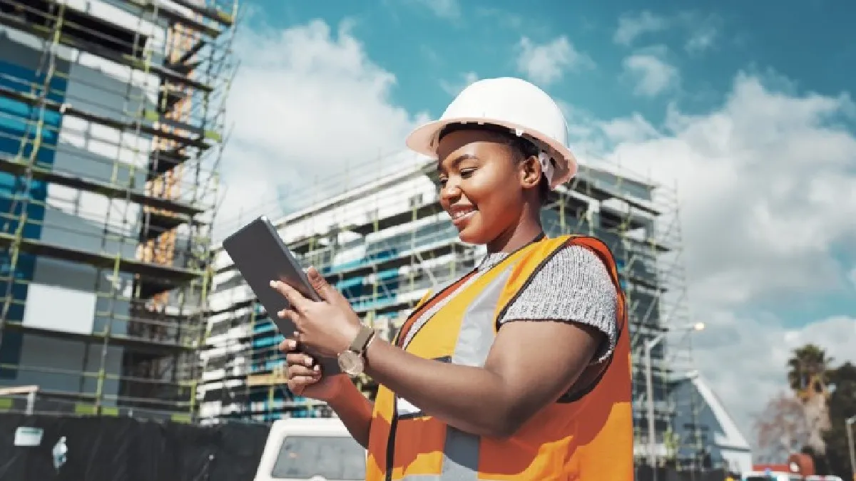 8వ తరగతి పాస్ అయ్యారా..? అయితే నెలకు రూ.72,000 జీతం మీదే..!