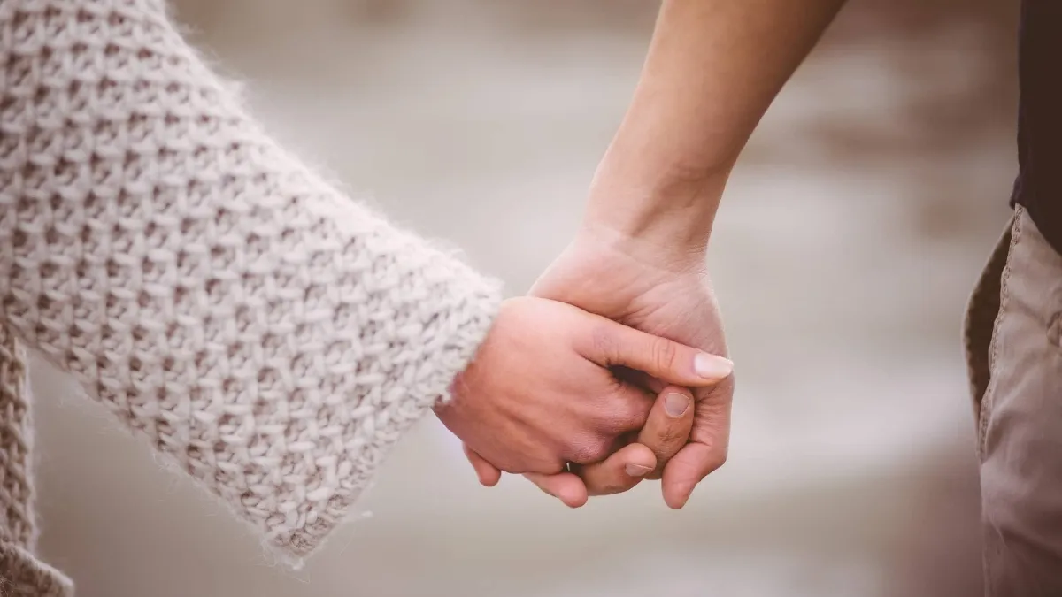 హైస్కూల్ లవ్ స్టోరీ.. ఫ్రమ్ విజయవాడ టూ హైదరాబాద్.. ట్విస్టులు అదుర్స్ !!