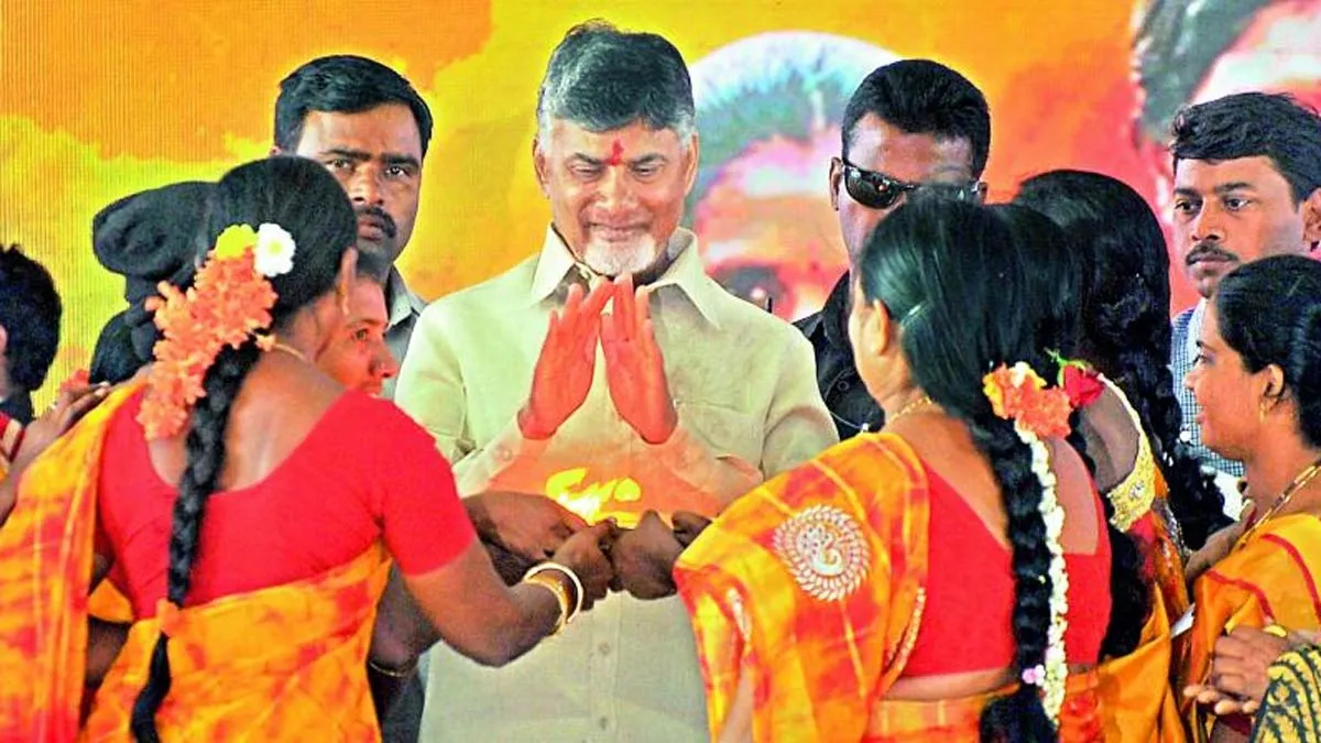 డ్వాక్రా మహిళలకు ప్రభుత్వం గుడ్‌న్యూస్ - ఖాతాల్లో రూ 15 వేలు, మార్గదర్శకాలు..!!