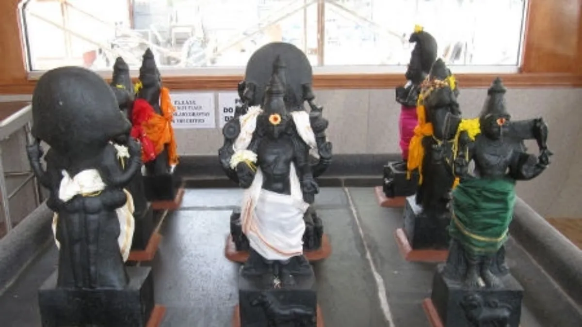 నవగ్రహ ప్రదక్షిణలు ఎలా చేయాలి? శాస్త్రం ఏం చెప్తోంది? ఏ మంత్రం పఠించాలి?