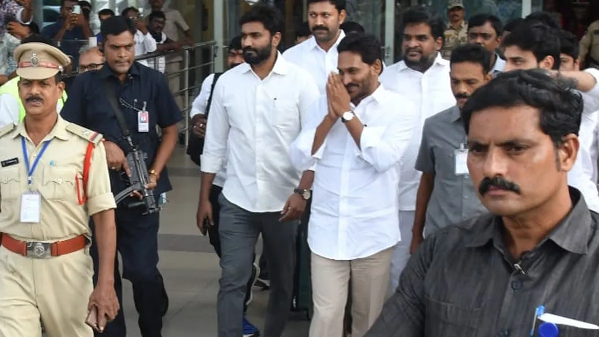 విదేశాలకు మరోసారి జగన్ - సీబీఐ కోర్టు కీలక ఆదేశాలు..!!