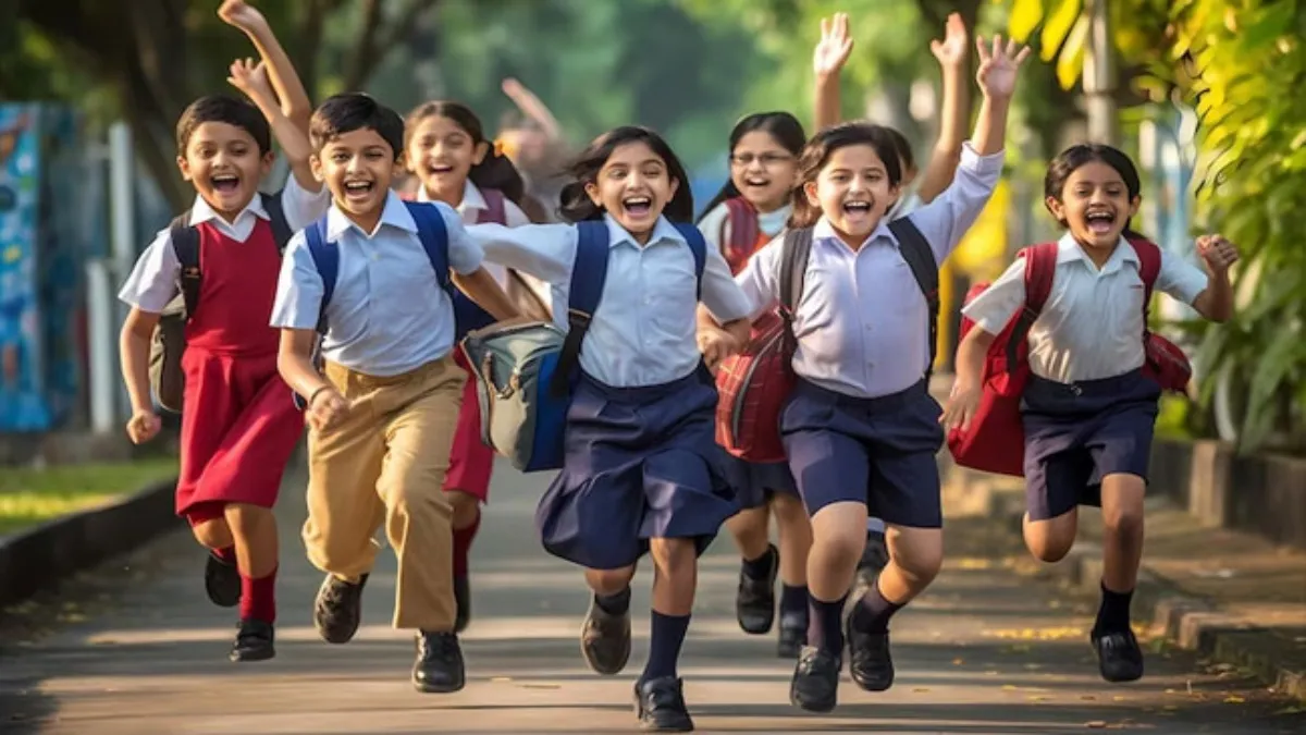 పాఠశాలలకు దసరా సెలవులు ఖరారు - ఏపీ, తెలంగాణలో ఇలా..!!