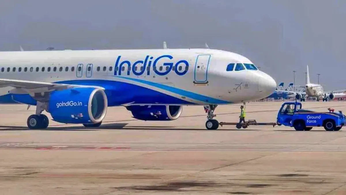 IndiGo Flight: విమానంలో బాంబు ఉందని బెదిరింపు నోట్.. అత్యవసర ల్యాండింగ్ చేసిన పైలట్..