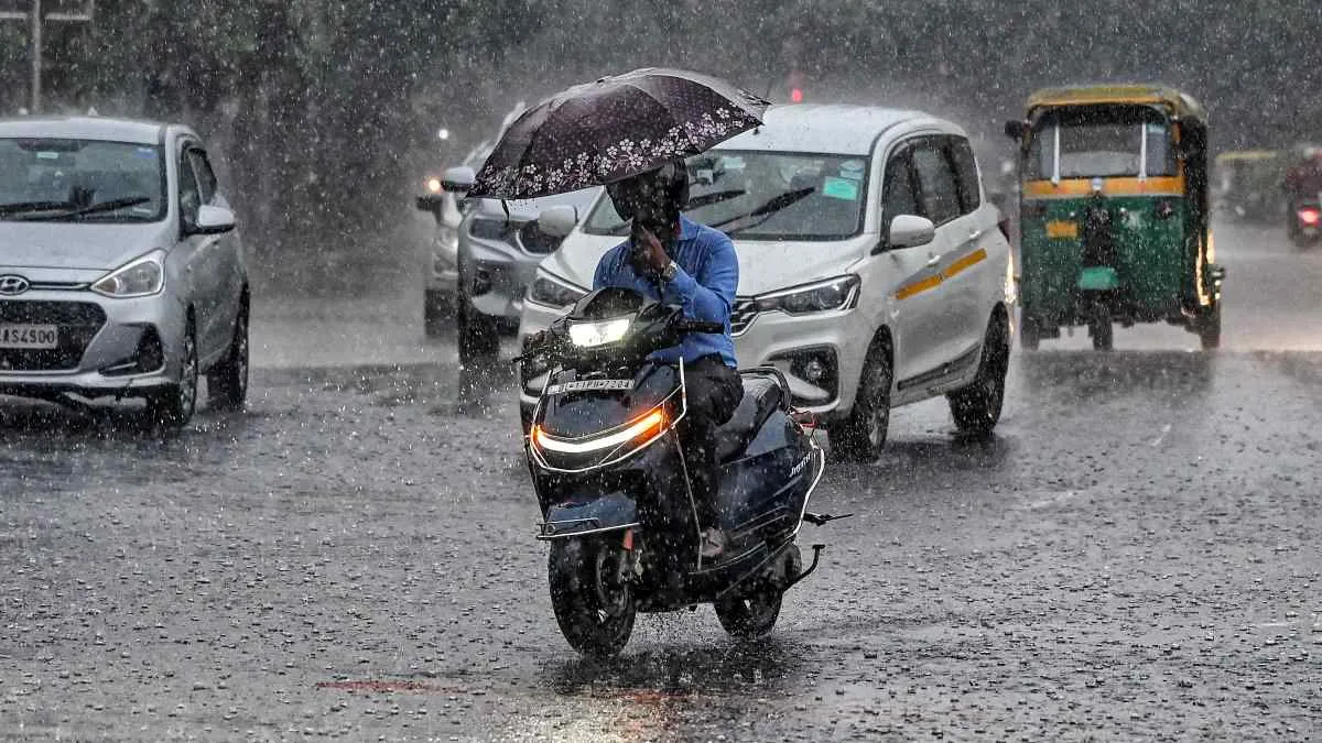 బంగాళాఖాతంలో అల్పపీడనం ఎఫెక్ట్: ఏపీలో ఈ జిల్లాల్లో భారీ వర్షాలు: ముసురు