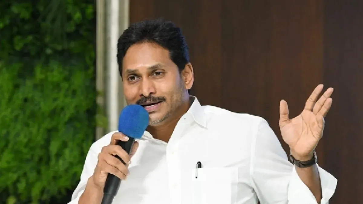 టీడీపీ కంచుకోటలో వైసీపీ కీలక నేత పై జగన్ వేటు..!! టీడీపీ కంచుకోటలో వైసీపీ కీలక నేత పై జగన్ వేటు..!!