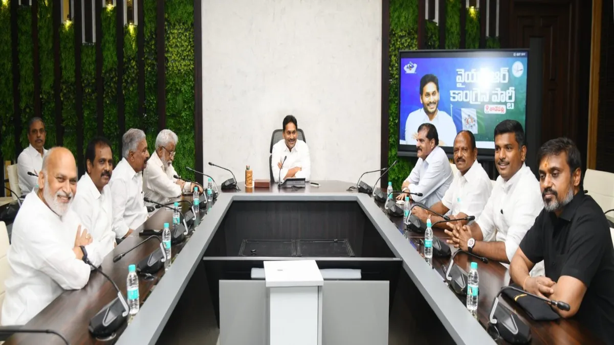 పార్టీ అభ్యర్ధులుగా వారే, స్థానిక ఎన్నికల్లో జరిగేది ఇదే- జగన్ కీలక నిర్ణయం..!!