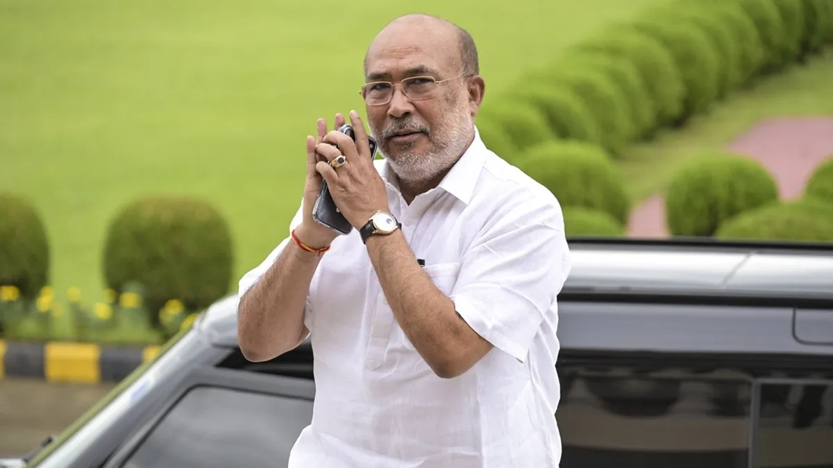 కాంగ్రెస్‌తో కుమ్మక్కయ్యారు.. సొంత పార్టీ నేతలపై మాజీ సీఎం బిగ్ బాంబ్!