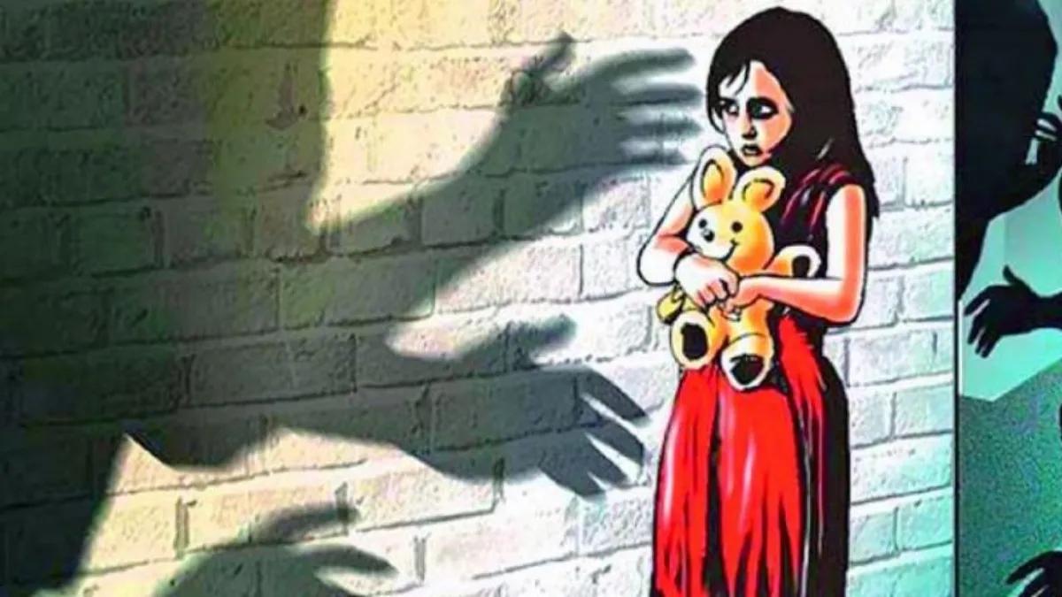 భార్యను కాపురానికి పంపకపోతే మనవరాలి మార్ఫ్ద్ న్యూడ్ ఫోటోలు వైరల్.. అత్తను బెదిరించిన అల్లుడు!