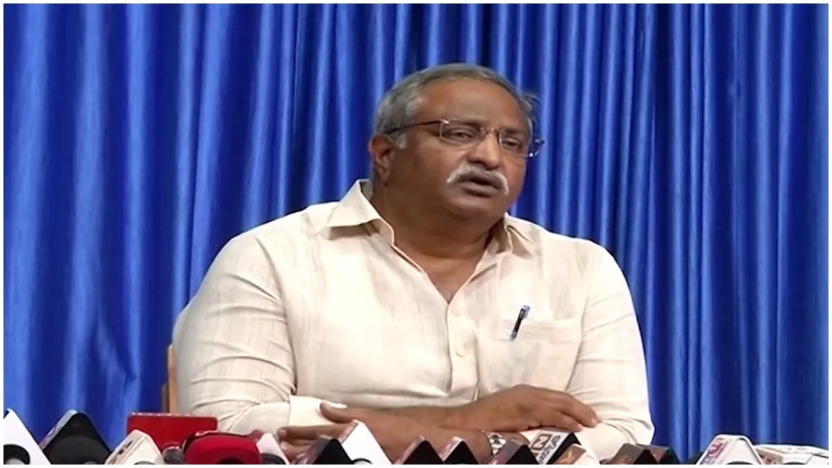 విజయవాడలో ఏబీవీకి మద్దతుగా రంగంలోకి జగన్ విధేయ ఐఏఎస్ అధికారి..!!